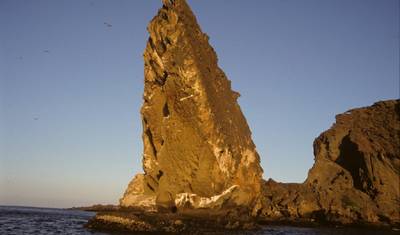 Bartolome Island & Sullivan Bay Yacht Adventure — 2