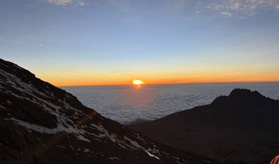 تسلق جبل Kilimanjaro عبر طريق الدائرة الشمالية. (يشمل جميع الإقامة والمواصلات) 11 يومًا — 4