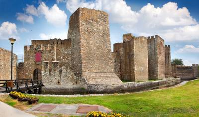 Tour de descoberta de 9 dias pela Sérvia para todas as estações, partindo de Sarajevo. Sérvia, terra de mosteiros antigos, fortalezas medievais, vestígios romanos, riqueza cultural e estradas panorâmicas. — 4