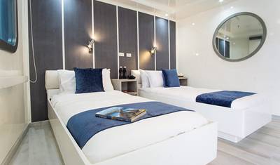 Galapagos Horizon Luxury Yacht 8 Days — 2