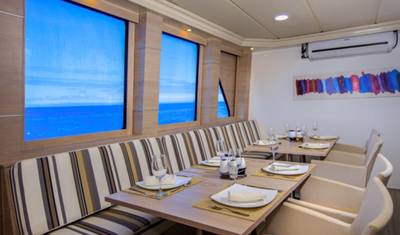 Treasure Of Galapagos First Class Catamaran 5 Days — 3