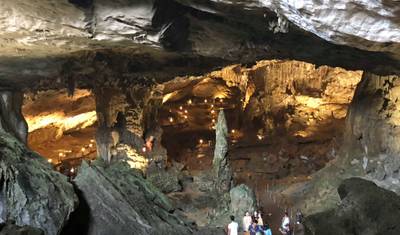Halong Bay Dia Inteiro Com Caverna, Caiaque e Natação - Transfer por Autoestrada — 2