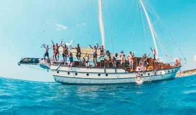 Festa em Mykonos no Mar — 4