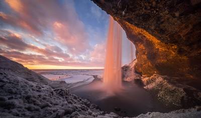 Iceland's Classic Northern Lights — 3
