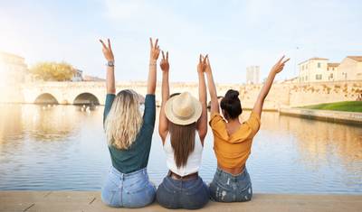 من لندن إلى سانتوريني (بالإضافة إلى، تبدأ من لندن) — 4