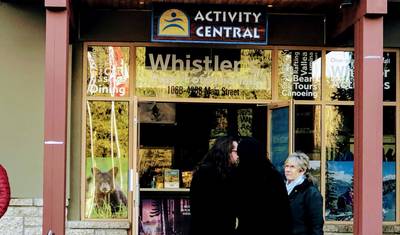 4 days Whistler, Salmon Arm, Kelowna, Tour from Vancouver — 4
