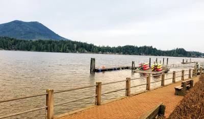 バンクーバー発 バンクーバー島、ビクトリア、ダンカン、レディスミス、ナナイモ、コモックス、ルンド、サンシャインコースト、沿岸周遊5日間 — 5