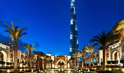 Experimente a magia de Dubai e Abu Dhabi em nosso pacote de viagem de luxo de 8 dias e 7 noites — 5