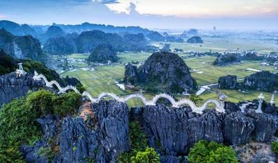 Ninh Binh - Hoa Lu - Tam Coc - Jaskinia Mua (Dancing Cave) autobusem Limousine — 5