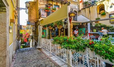 10 Days Palermo, Etna, Taormina, Agrigento and Syracuse. — 5