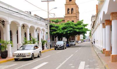 The Best of All Bolivia - Budget: Santa Cruz, Sucre, Potosi, Uyuni Salt Flats, Colorful Lagoons, La Paz, Copacabana, Titicaca lake & Sun Island — 3