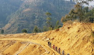 Passeio de Mountain Bike em Upper Mustang — 2