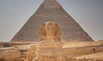 PIRÂMIDES DE GIZÉ • ESFINGE • SAQQARA — Dos Guardiões Eternos à Primeira Pirâmide — 3