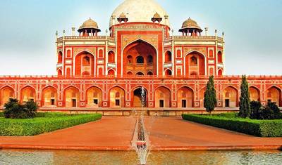 Golden Triangle Spiritual Journey - Delhi to Varanasi via Mathura, Agra, Lucknow and Ayodhya — 3