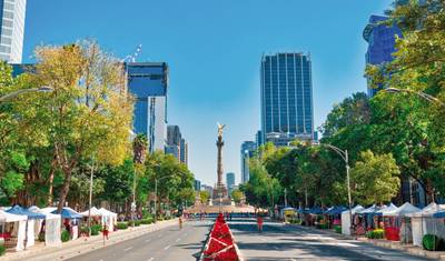 Colagem da Cidade do México e da Terra dos Maias — 2