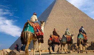 4 Dias: Pirâmides de Gizé e Cairo Antigo — 4