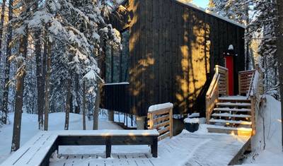 Aurora, Sauna e Fontes Termais: Estadia em Cabana Moderna em Whitehorse a partir de Vancouver — 2