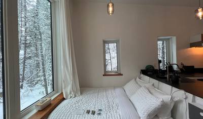 Aurora, Sauna e Fontes Termais: Estadia em Cabana Moderna em Whitehorse a partir de Vancouver — 3