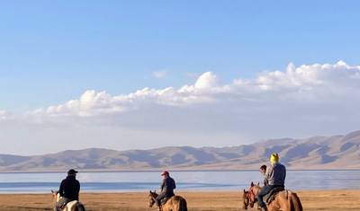 Excursão de Aventura Mista Quirguistão 8 Dias 7 Noites, Cholpon Ata, Altyn Arashan, Jeti Oguz, Barskoon, Kochkor, Moldo Ashu Pass, Son Kul, Kalmak Ashu Pass, Bishkek — 4