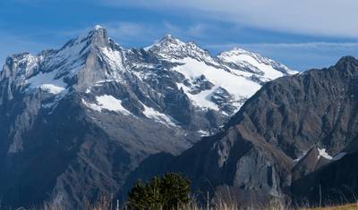 أناقة سويسرية تلتقي بالرومانسية الإيطالية مع Glacier Express وبحيرة كومو — 4