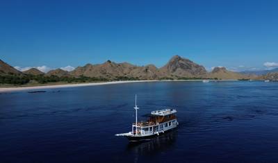 EVERYDAY Sailing to Komodo Flores, Indonesia — 5