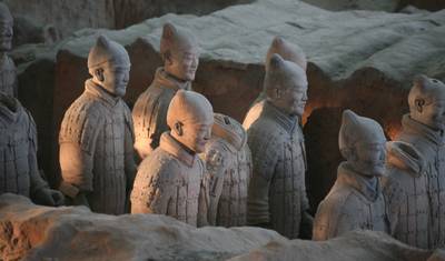 少人数グループ 西安日帰りツアー：兵馬俑、城壁、大雁塔、回民街を巡る — 2