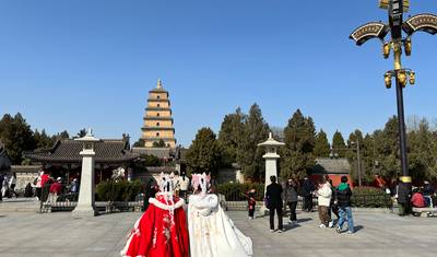 少人数グループ 西安日帰りツアー：兵馬俑、城壁、大雁塔、回民街を巡る — 3