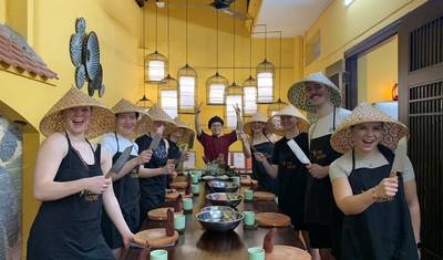 Experiência Culinária Escondida em Hanói: Do Mercado à Mesa com um Contador de Histórias Local — 3