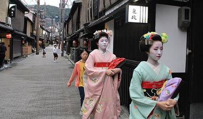 13 Days Jeju Island & City Strolling:Japan & South Korea (private guide and driver）Family Tour  Customizable — 2