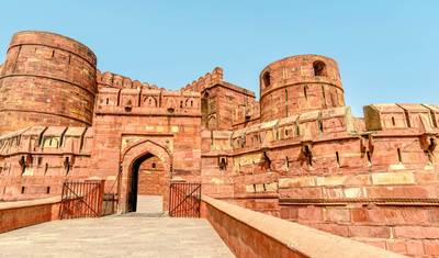 Luxury Golden Triangle Tour with Ranthambore and Varanasi with 5 Star Hotel — 4