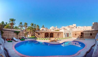 Small Group Round Trip Oman & swimming in Salalah — 2