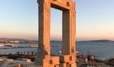 パロス、ナクソス、サントリーニ島を巡る8日間のギリシャ諸島ハイライトツアー — 2