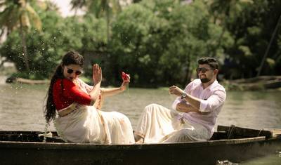 Tour Mágico de 4 Dias por Kerala: Colinas de Munnar e Fuga em Casa Flutuante em Alleppey — 4
