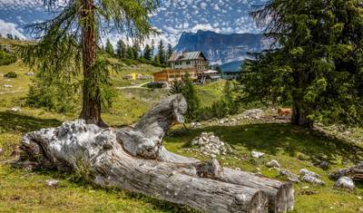 Tour of the Dolomites most beautiful mountain huts — 5