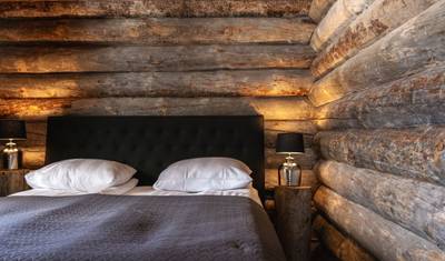 Winter Wonderland Experience in Premium Log Cabins — 3