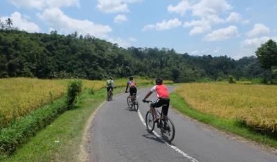 Pedalando pelas Ilhas da Indonésia — 3