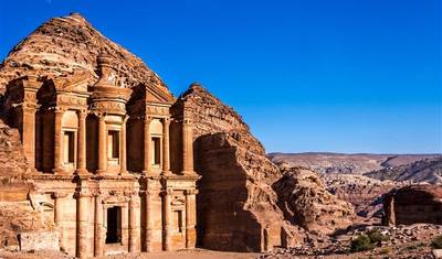 البتراء، وادي رم والبحر الميت 4 أيام — 5