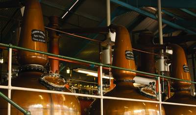 4-dniowa wycieczka w małej grupie: Islay i Whisky Coast z Edynburga, z biletami wstępu — 4