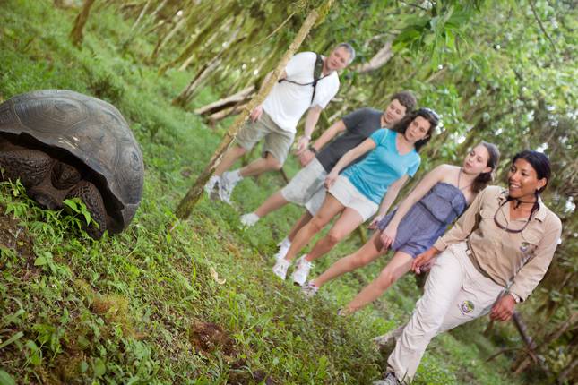 galapagos island family tour