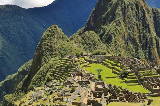 Walk Peru's Inca Trail and Palccoyo Rainbow Mountain
