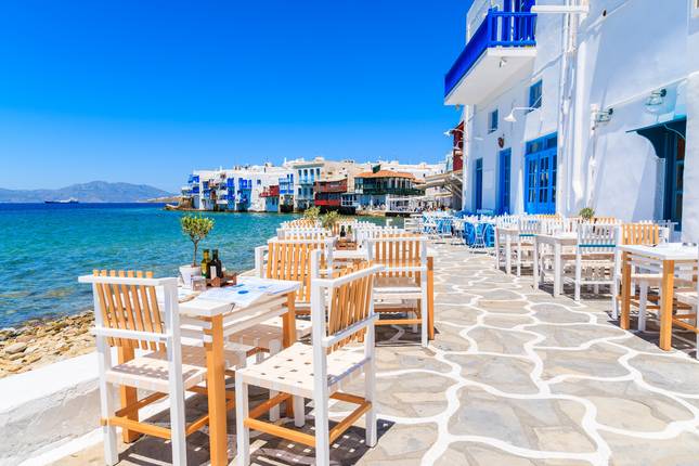 Mykonos & Santorini Tour - 5 Days - Premium