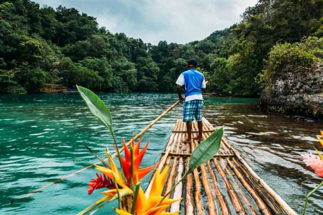 Explore a Jamaica