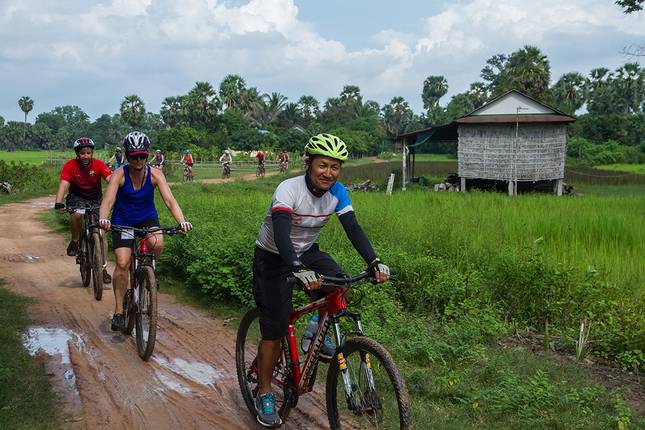 bike tour around vietnam