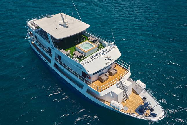 Galapagos Cruise - Discover Central, North & West Islands in 8 Days aboard the Monserrat