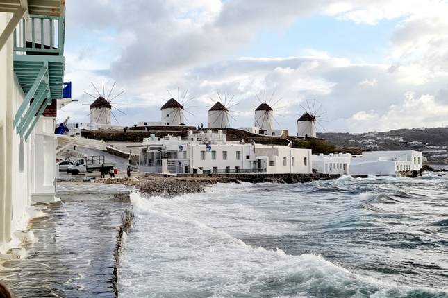 Athens, Mykonos & Santorini: 7-Day Private Tour with Food Experiences