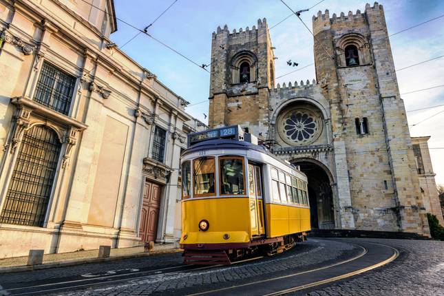Portugal: Lisbon, All-inclusive Algarve w/Douro valley cruise