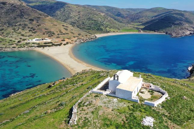 Walking on Kythnos Island - Premium