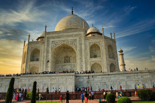 Experience of Taj Mahal - A Short Stay Tour of Agra!!