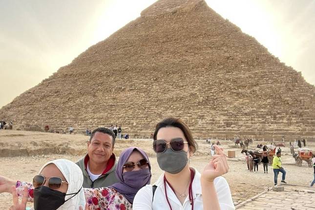 7 أيام (أهرامات الجيزة، متحف GEM، القاهرة، أسوان - أبو سمبل، رحلة نيلية بحرية - الأقصر) ورحلة قطار النوم ذهابًا وإيابًا