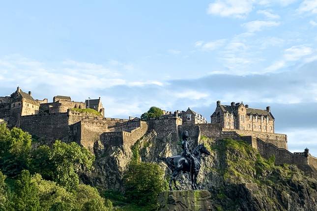 Exploring Britain & Ireland featuring England, Ireland, Scotland and Wales (Edinburgh to Dublin) (2024)